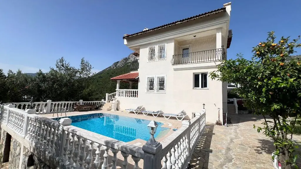 Villa in Uzumlu